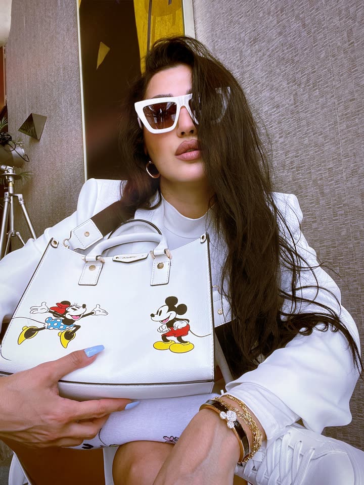 محتوى سناب شات لـ carole atieh