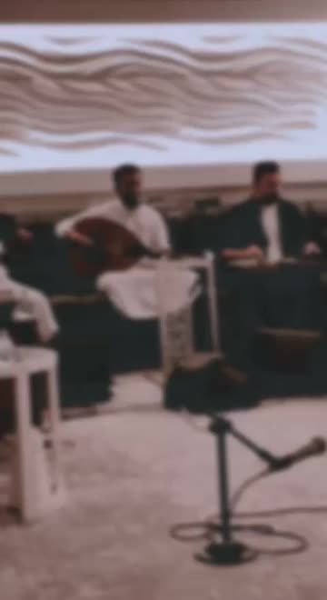 Preview for a Spotlight video that uses the Blur Lens