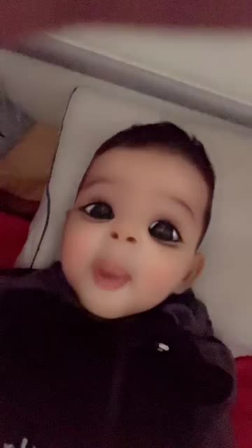 Preview for a Spotlight video that uses the Big-Eyed Kid  Lens
