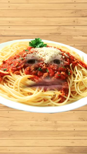 Preview for a Spotlight video that uses the Spaghetti Face Lens