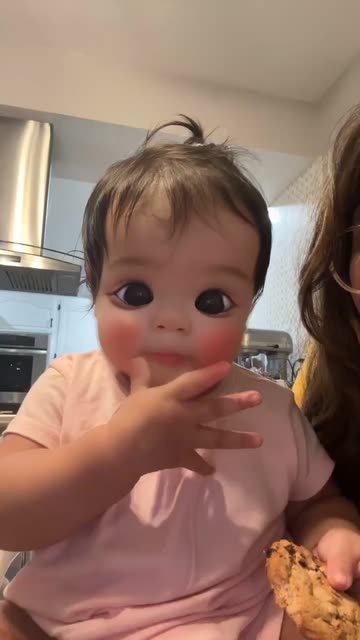 Preview for a Spotlight video that uses the Big-Eyed Kid  Lens