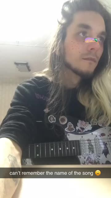 Preview for a Spotlight video that uses the Alien Nose Plaster Lens