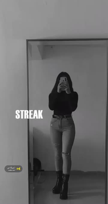 Preview for a Spotlight video that uses the streak grils Lens