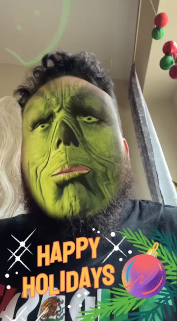 Preview for a Spotlight video that uses the Grinch Lens