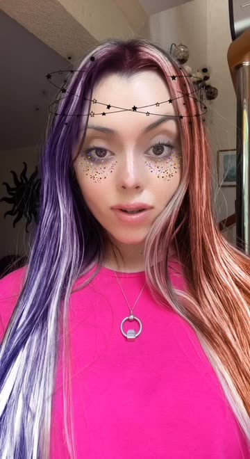 Preview for a Spotlight video that uses the Galaxy Queen Lens
