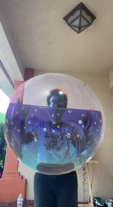 Preview for a Spotlight video that uses the Liquid Ball Lens