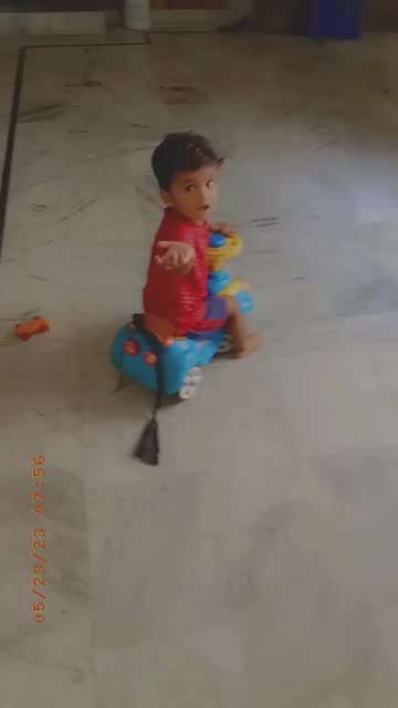 Preview for a Spotlight video that uses the Airy Shadows Lens