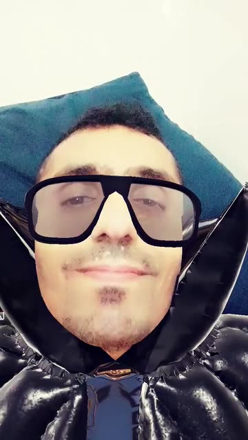Preview for a Spotlight video that uses the Trendy Looks Lens