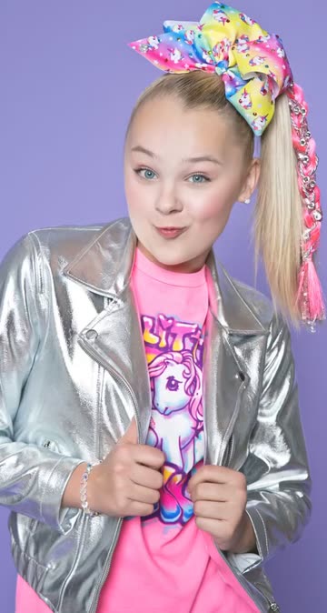 Preview for a Spotlight video that uses the jojo siwa Lens