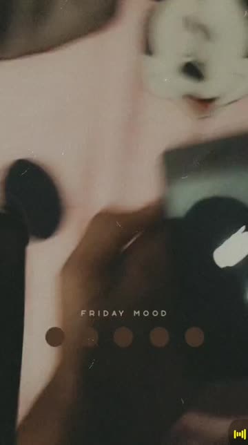 Preview for a Spotlight video that uses the Mood Cycle Lens