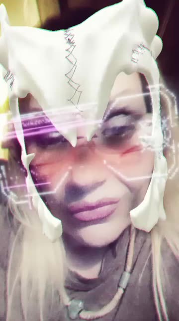 Preview for a Spotlight video that uses the Worms Lens