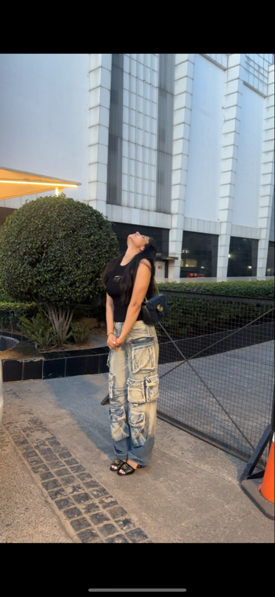 rachel_shar5796