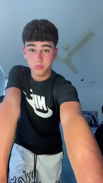 lucasandress_2