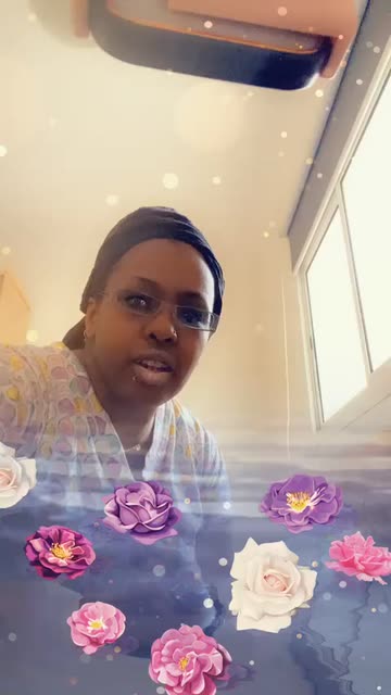 Preview for a Spotlight video that uses the Flowers Reflection Lens