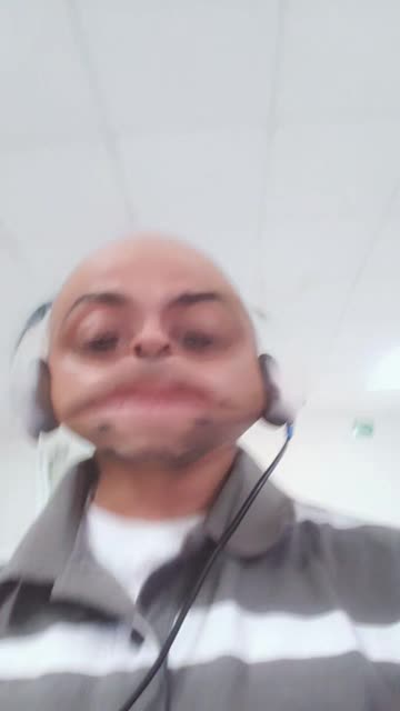 Preview for a Spotlight video that uses the Magnified Face Lens