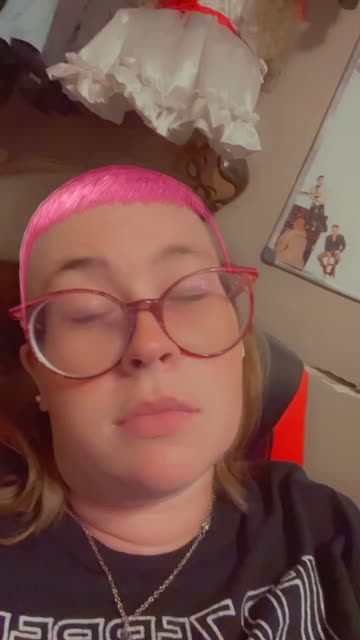 Preview for a Spotlight video that uses the Short Haircuts Lens