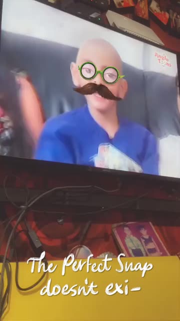 Preview for a Spotlight video that uses the Bald with glasses Lens