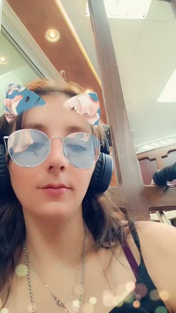 Preview for a Spotlight video that uses the Reflective Flower Cat Lens