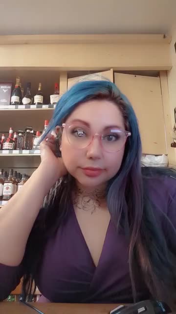 Preview for a Spotlight video that uses the Red Hair & Tunnels Lens