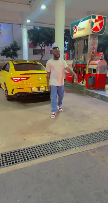 Preview for a Spotlight video that uses the Hola Lens