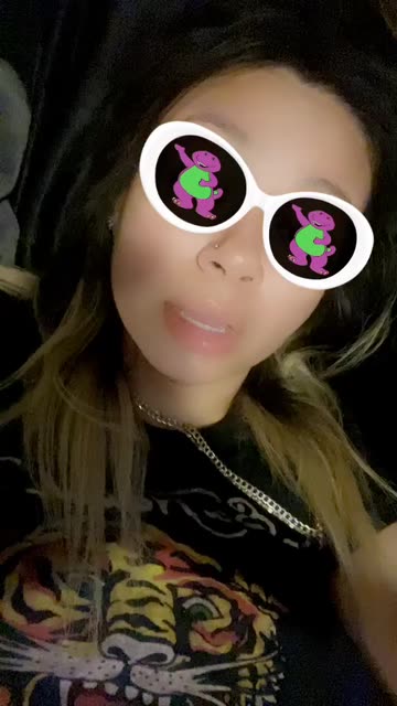 Preview for a Spotlight video that uses the barney glasses Lens