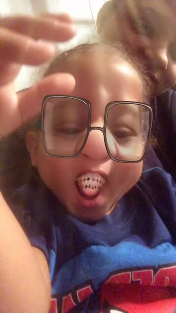 Preview for a Spotlight video that uses the Braces And Glasses Lens