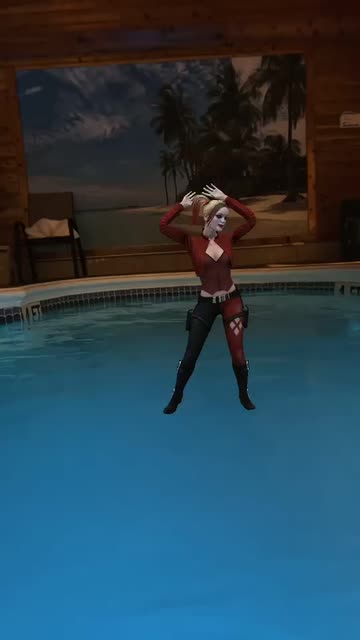 Preview for a Spotlight video that uses the Harley Quinn Dance Lens