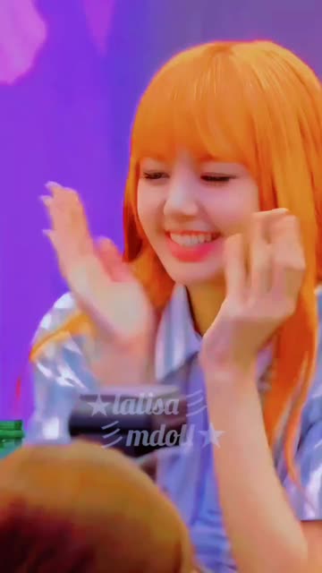 Preview for a Spotlight video that uses the kiss here Lens