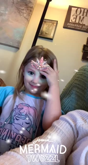Preview for a Spotlight video that uses the Mermaid Lens