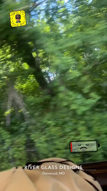 Preview for a Spotlight video that uses the snake glow Lens