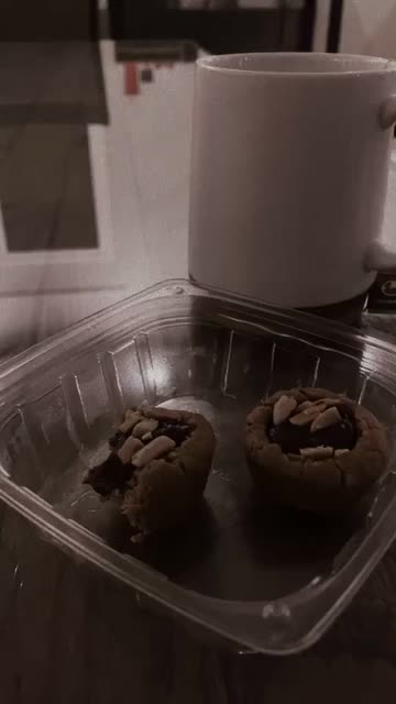 Preview for a Spotlight video that uses the Paris Luxe Lens
