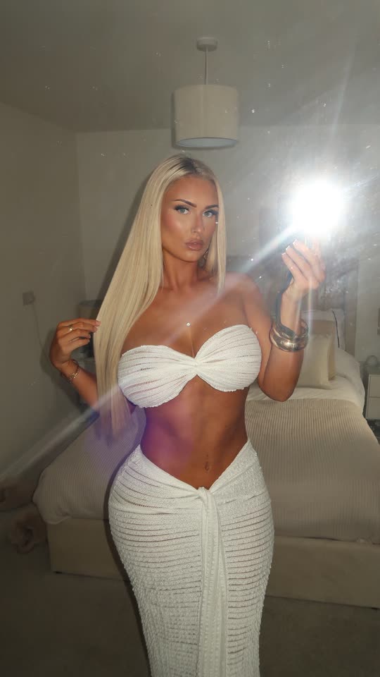 helenapriebee