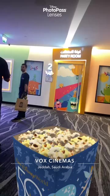Preview for a Spotlight video that uses the Theme Park Snacks Lens