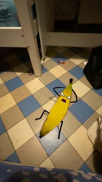Preview for a Spotlight video that uses the Banana Sit-Ups Lens