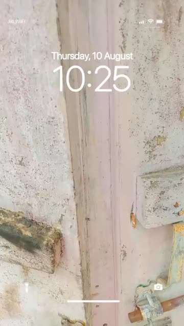 Preview for a Spotlight video that uses the New Lockscreen Lens
