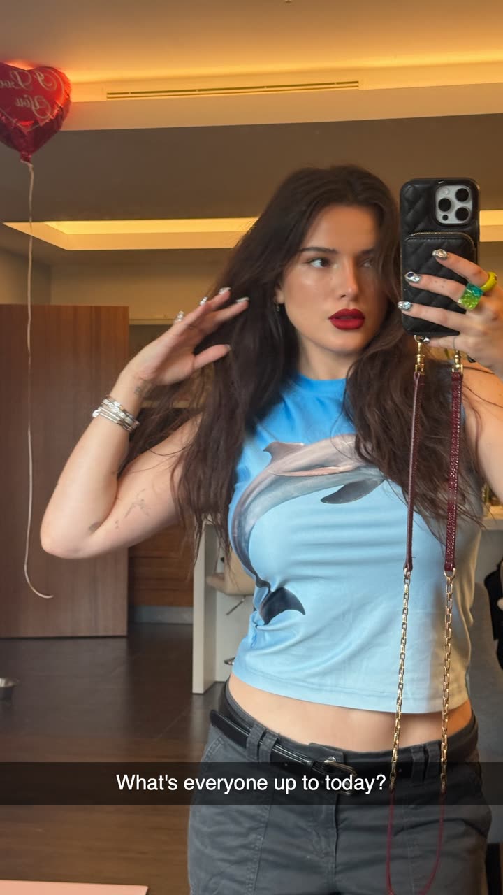 محتوى سناب شات لـ Bella Thorne