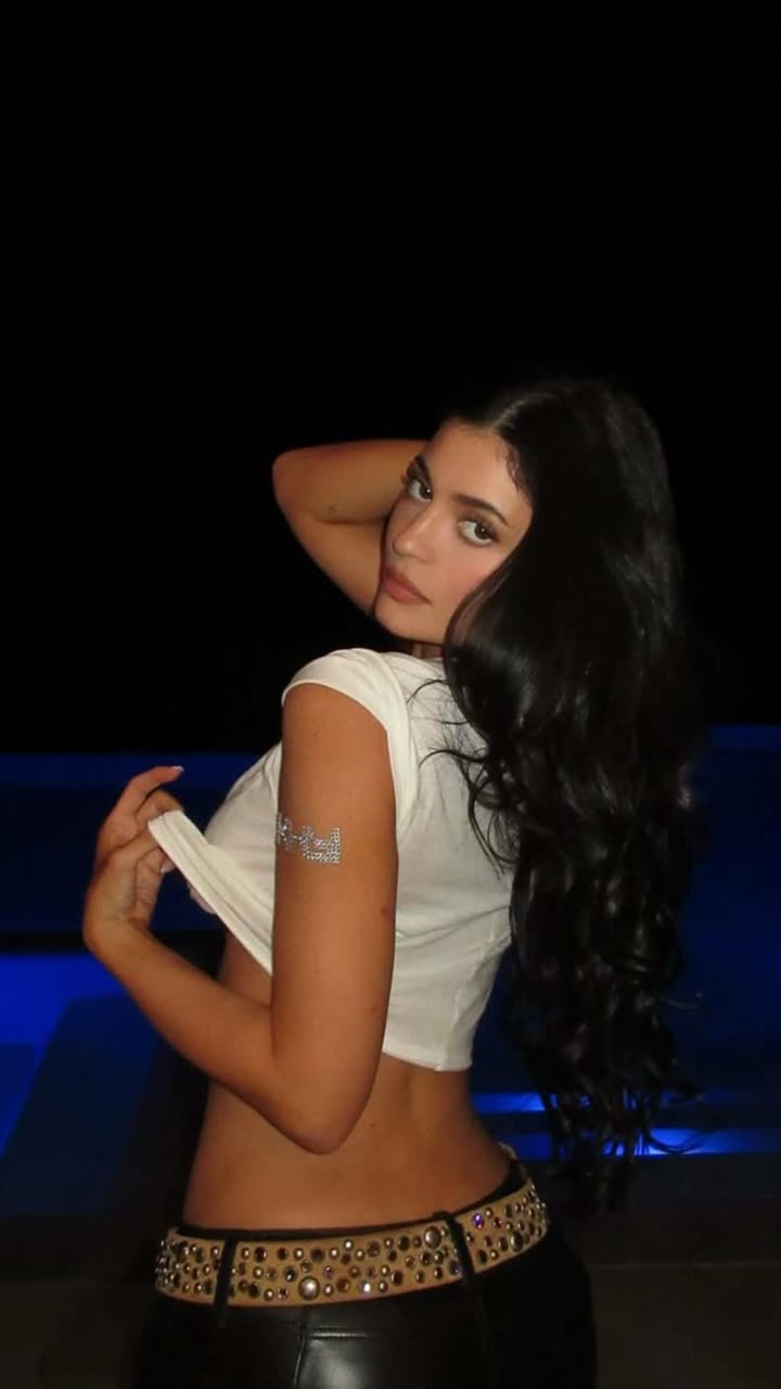 محتوى سناب شات لـ King Kylie 👑