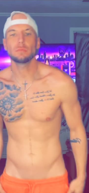 Preview for a Spotlight video that uses the Get Ripped Lens