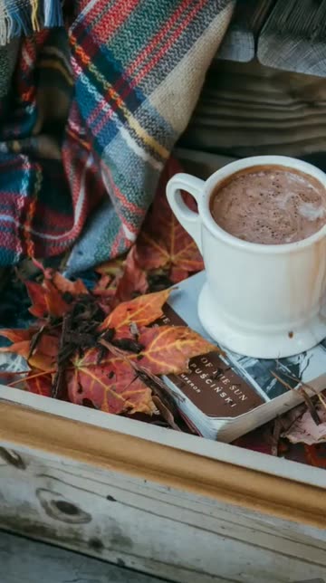 Preview for a Spotlight video that uses the HOT CHOCOLATE Lens