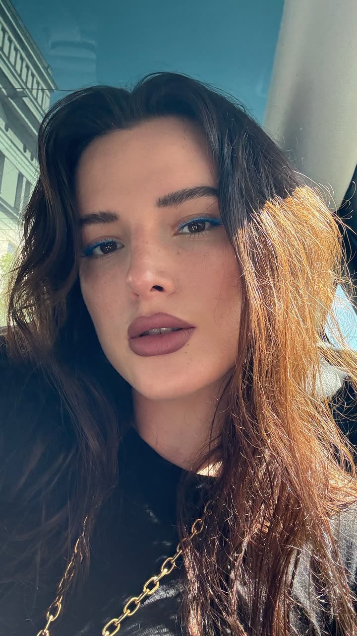 محتوى سناب شات لـ Bella Thorne