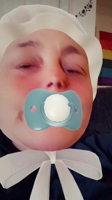 Preview for a Spotlight video that uses the Twinnies Lens