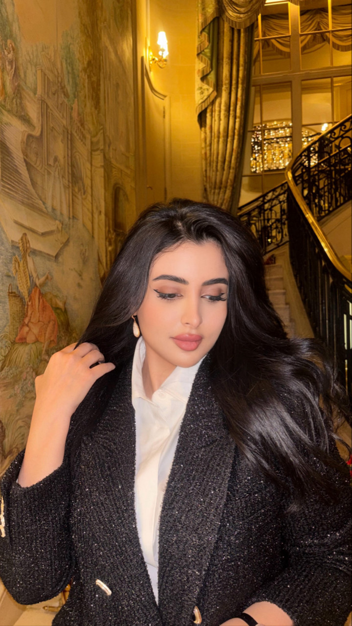 محتوى سناب شات لـ الجوهرة السبيعي في باريس 🇫🇷?