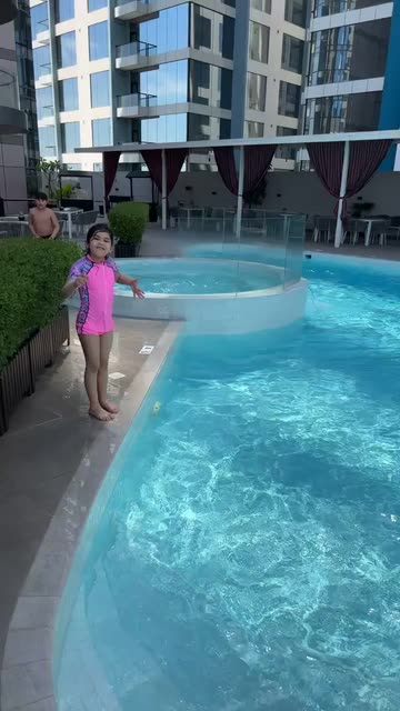Preview for a Spotlight video that uses the WWW1 Lens