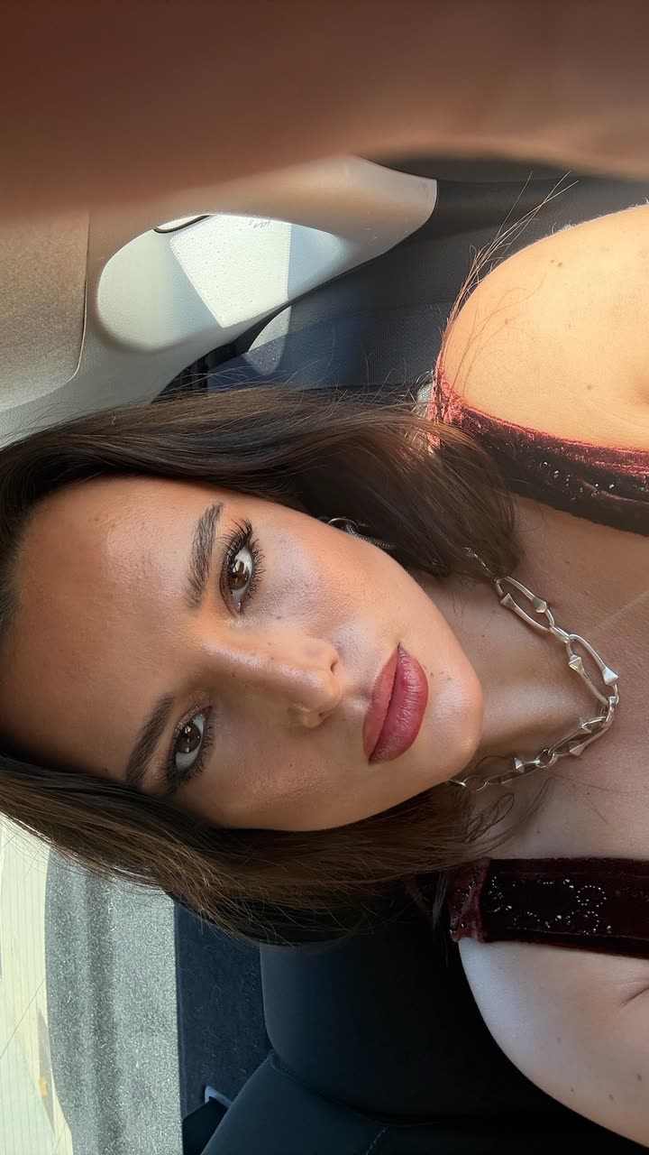 محتوى سناب شات لـ Bella Thorne