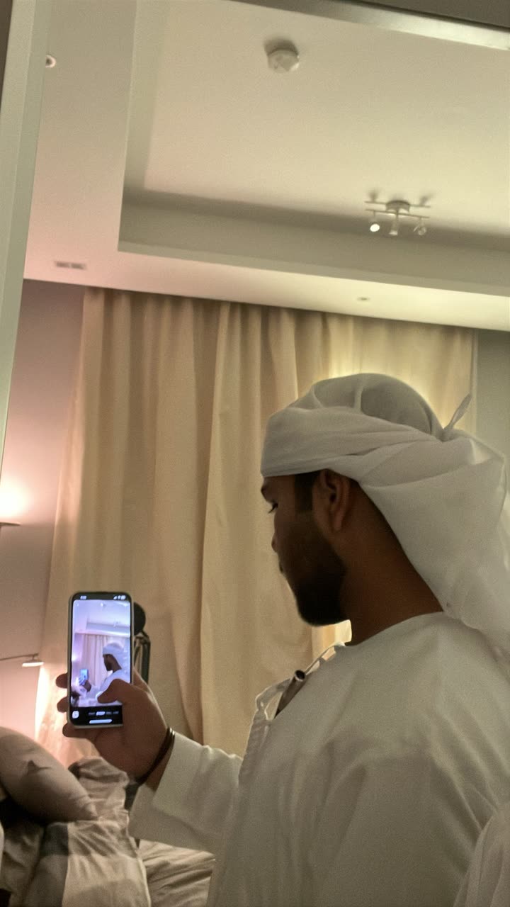محتوى سناب شات لـ mń