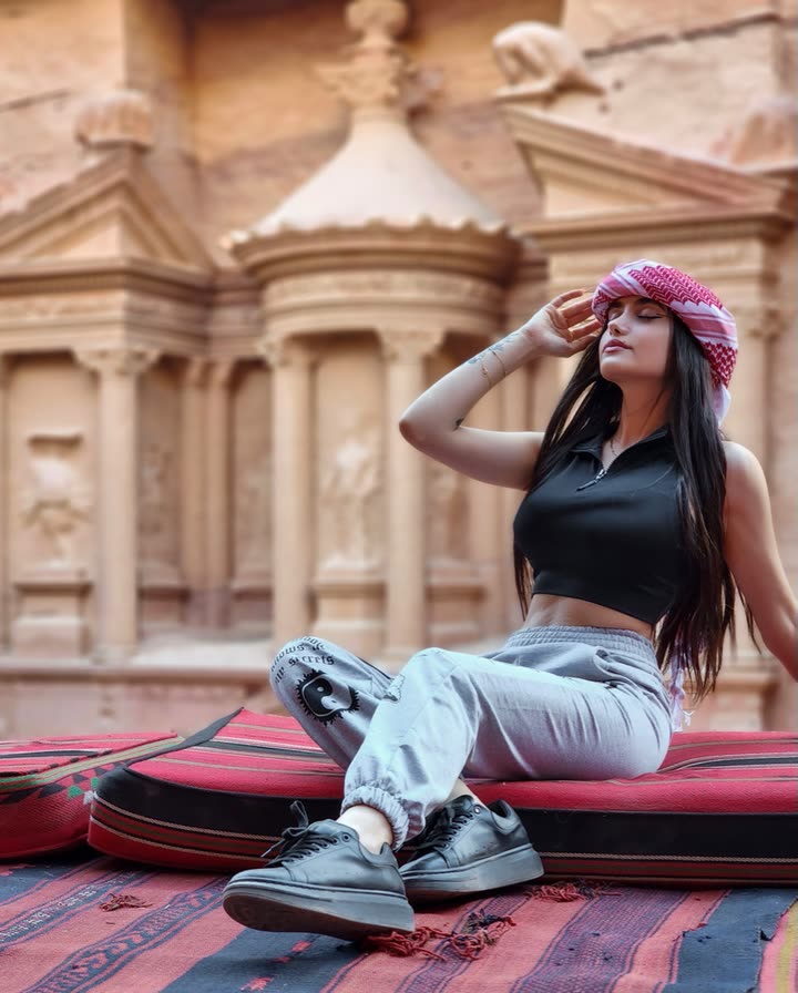محتوى سناب شات لـ حنين دويك 🇱🇧