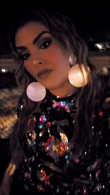 Preview for a Spotlight video that uses the honey tan Lens