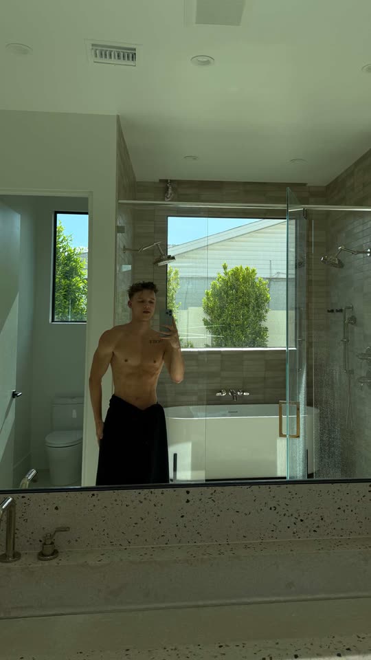 DUKE MOOSE Nude Leaked OnlyFans Photo