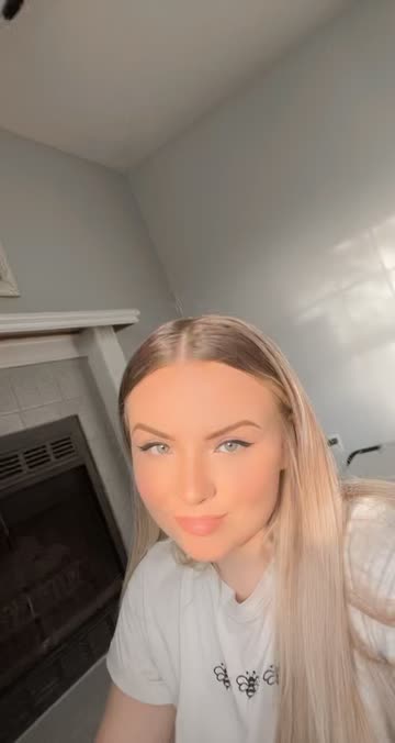 Preview for a Spotlight video that uses the Tan Vibes Lens