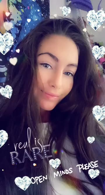 Preview for a Spotlight video that uses the Diamond Hearts  Lens